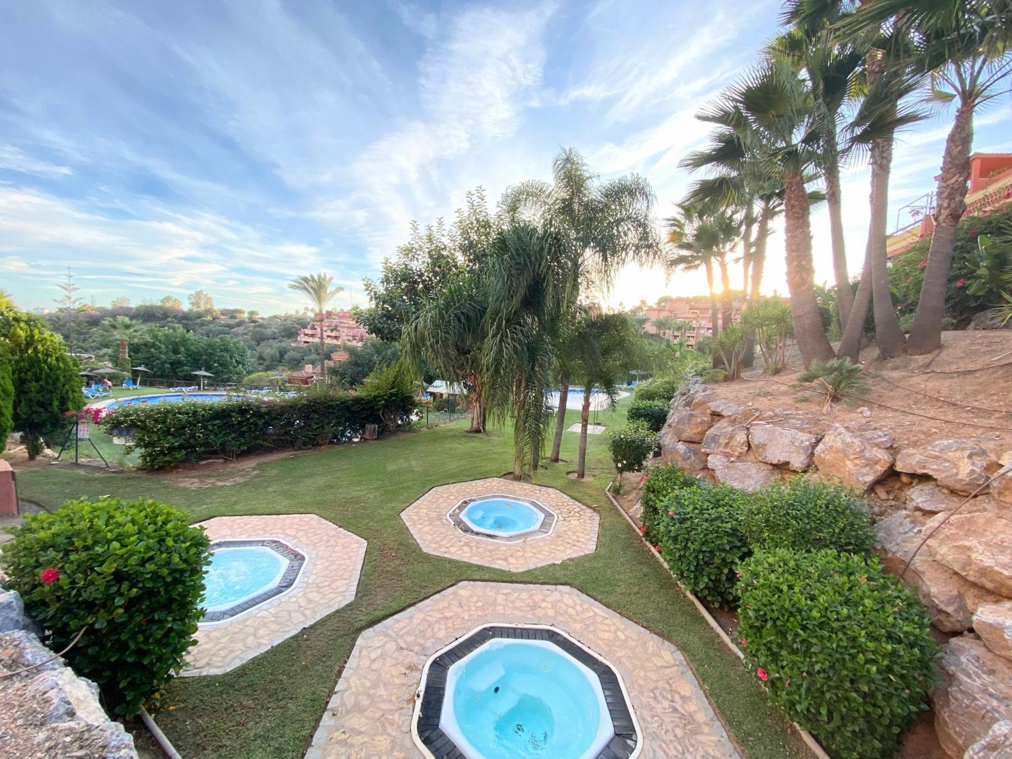 Golf & Resort Apartment In La Reserva De Марбелья Экстерьер фото